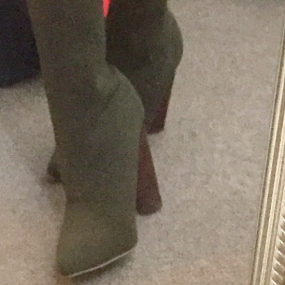 Meet your Posher, Angela - Picture 1 of 1